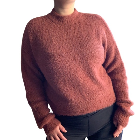 NEW - Audrey 3+1 Crew Neck Fuzzy Sweater - Picture 1 of 16